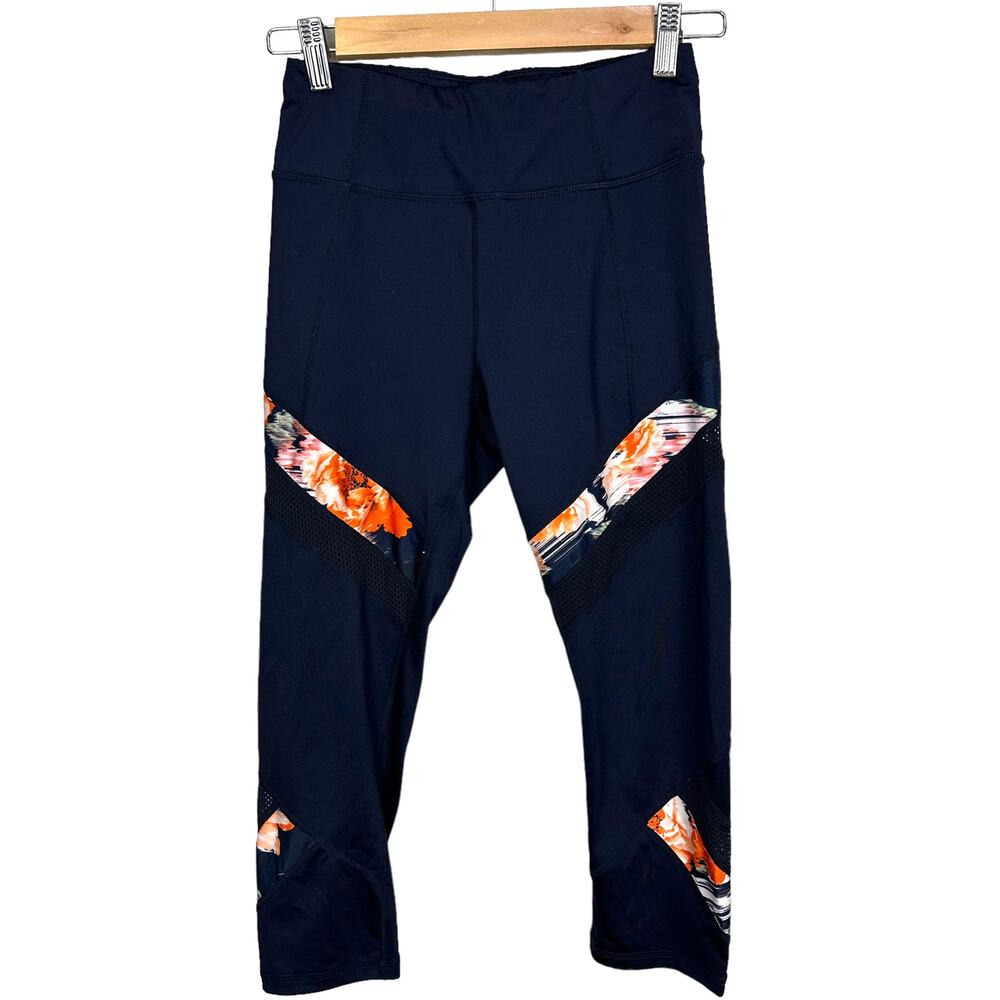 Betsey Johnson Cropped Capri Leggings Give Love Get XS Navy Blue Floral Mesh
